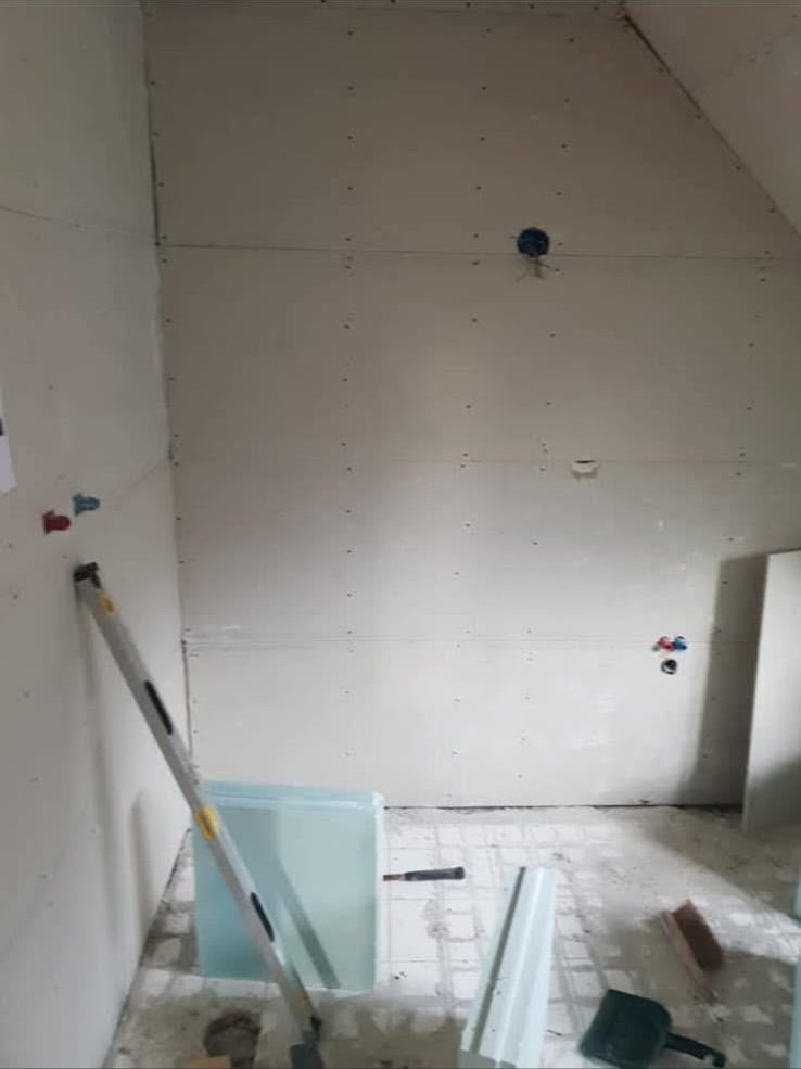 Woning in ruwbouw tijdens een complete renovatie